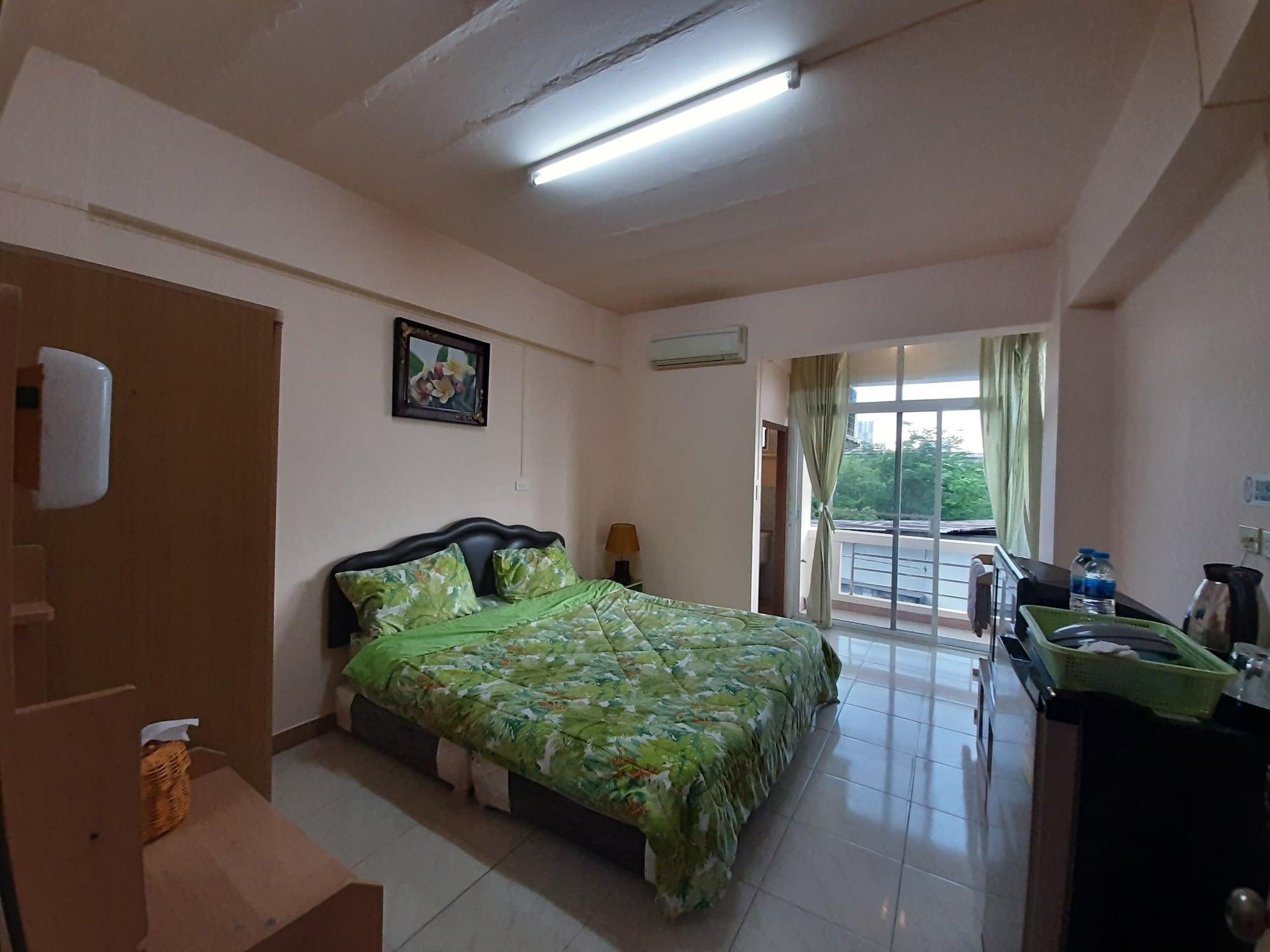 Vanlisut Hotel Ngamwongwan Nonthaburi Exterior photo