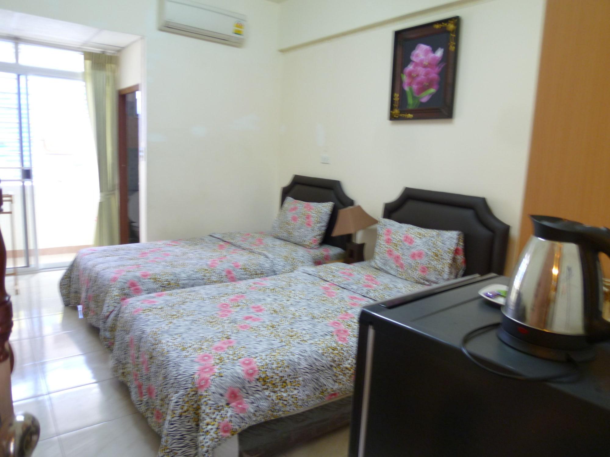 Vanlisut Hotel Ngamwongwan Nonthaburi Exterior photo