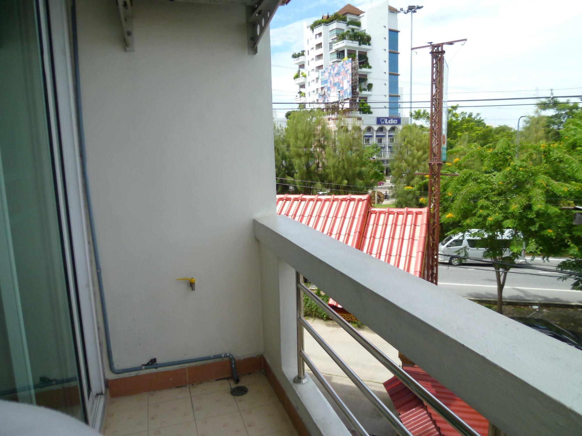 Vanlisut Hotel Ngamwongwan Nonthaburi Exterior photo